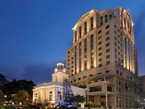 Grand City Hall Medan Akomodasi Penginapan Bintang 5